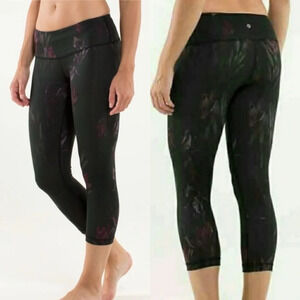 LULULEMON RARE Wonder Under Midnight Iris Floral Cropped Leggings